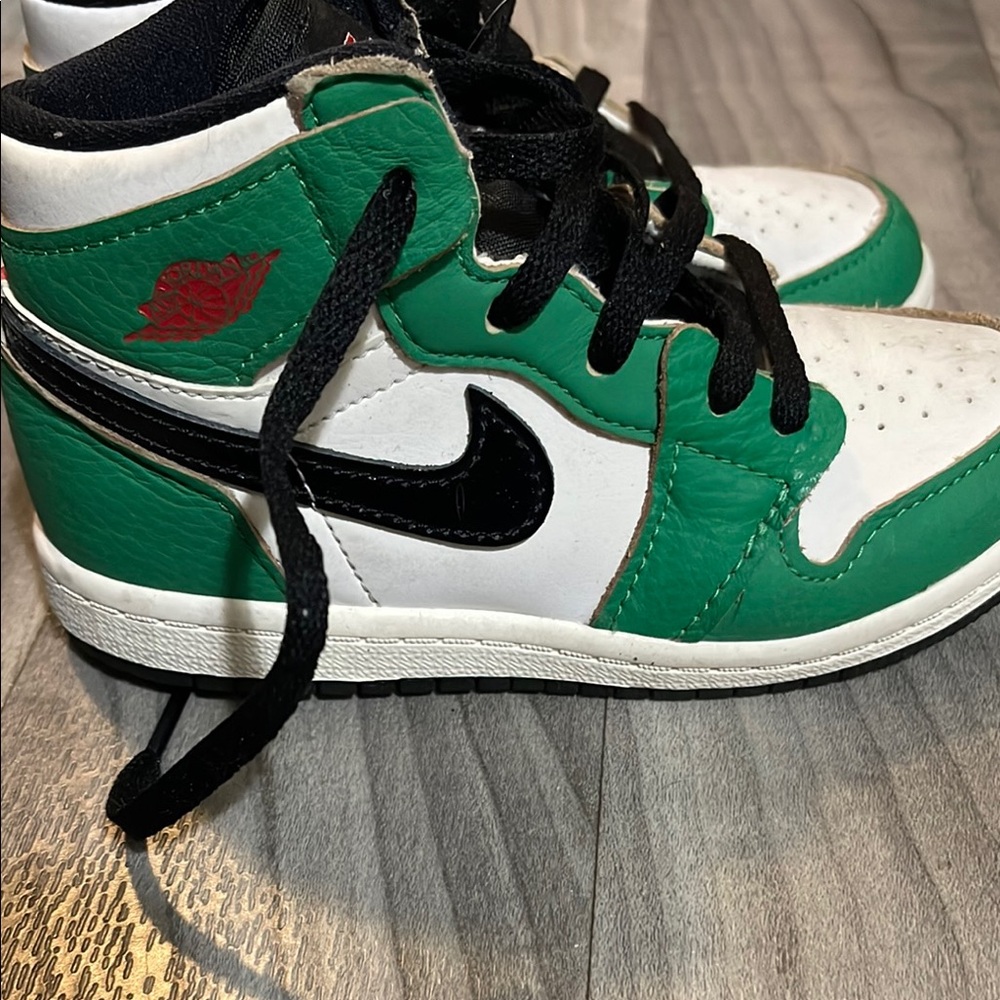 Nike Kids Green and White Sneakers